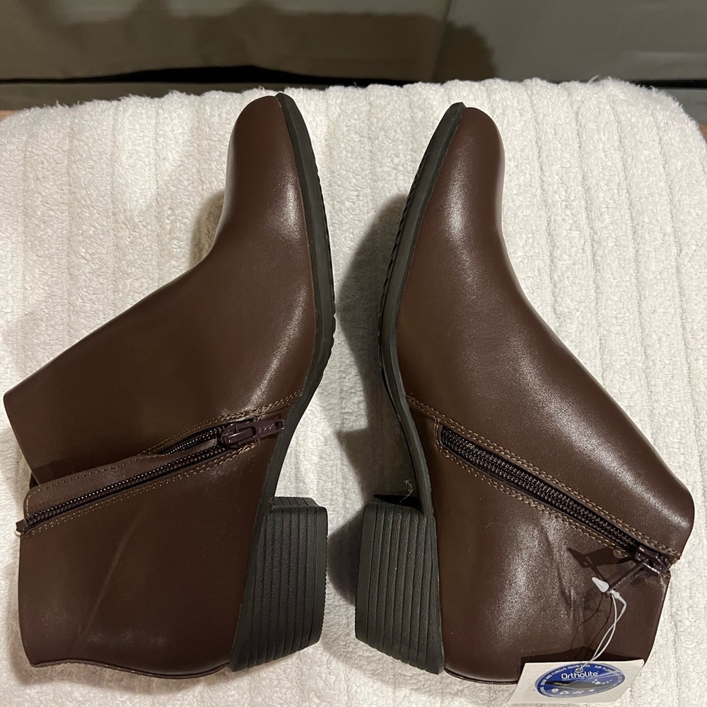 Croft&Barrow Women’s Brown Ankle Boots
